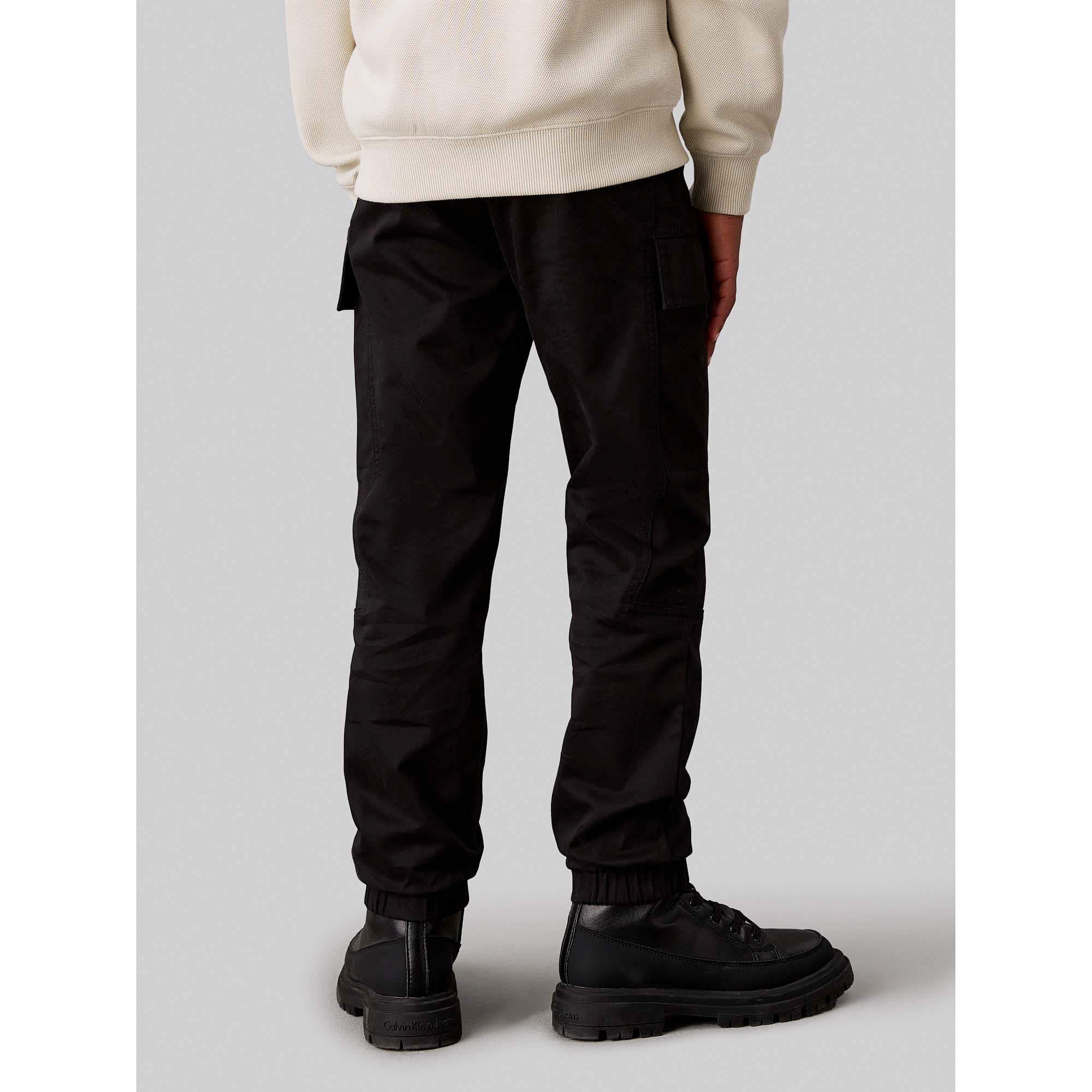 ESSENTIAL_WOVEN_CARGO_PANTS_CKIB0IB02270T_BEH_Image_3