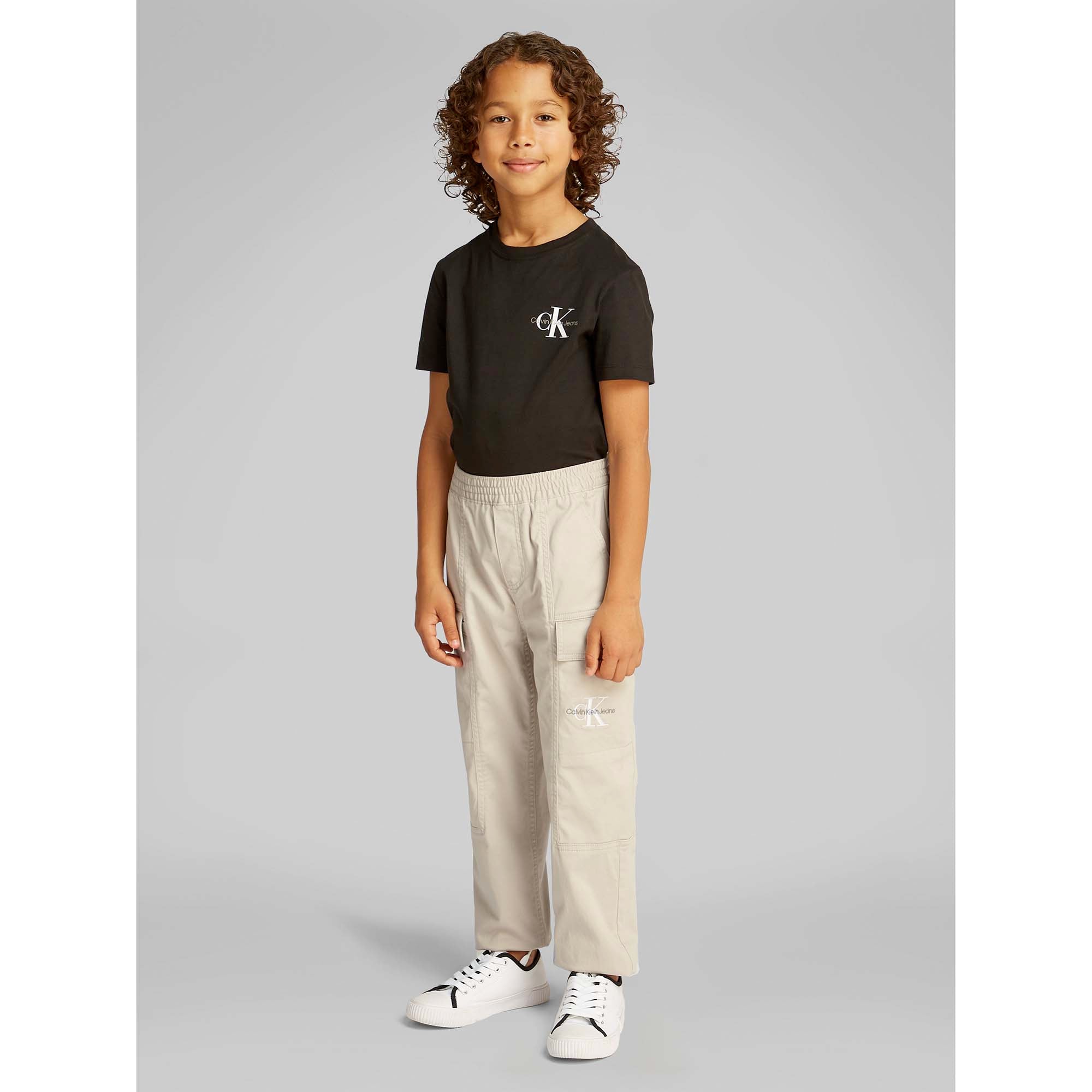ESSENTIAL_WOVEN_CARGO_PANTS_CKIB0IB02270T_PA8_Image_3