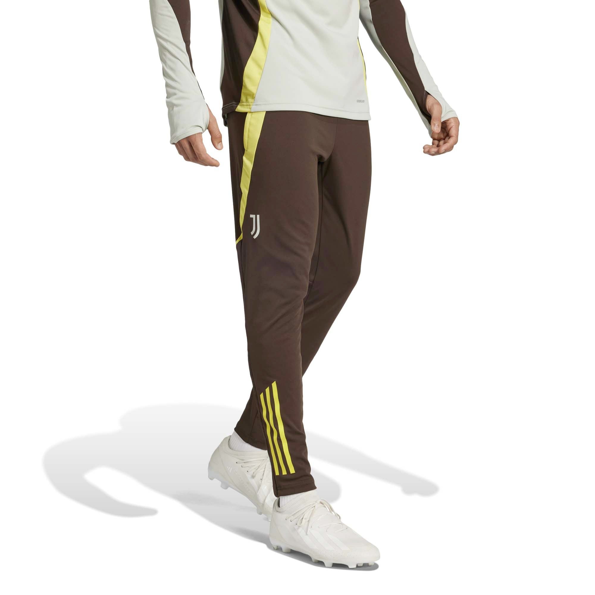 JUVE_EU_TR_PNT_JJ1554_DBROWN_Image_3