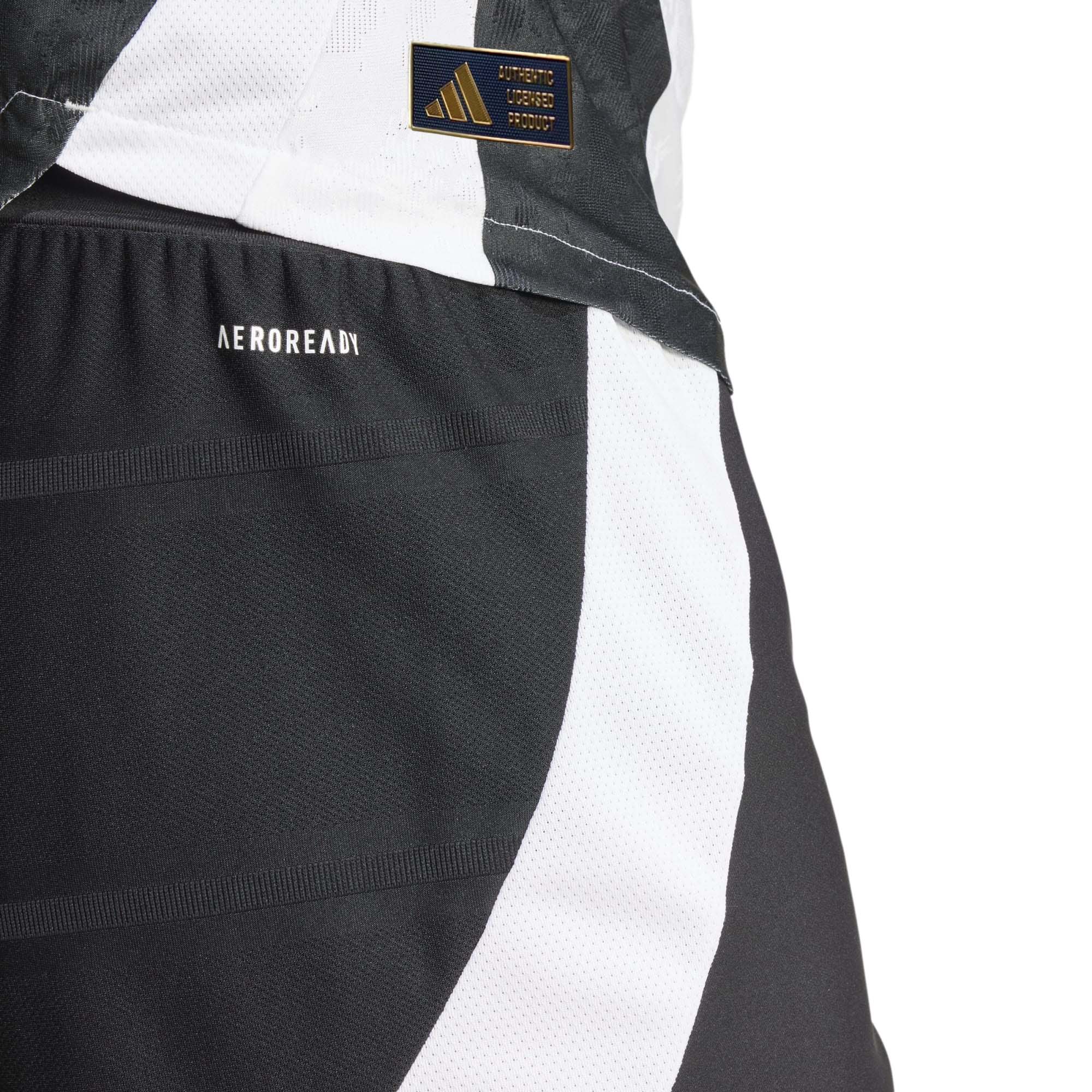 JUVE_H_AU_SHO_IT6049_BLACKWH_Image_5