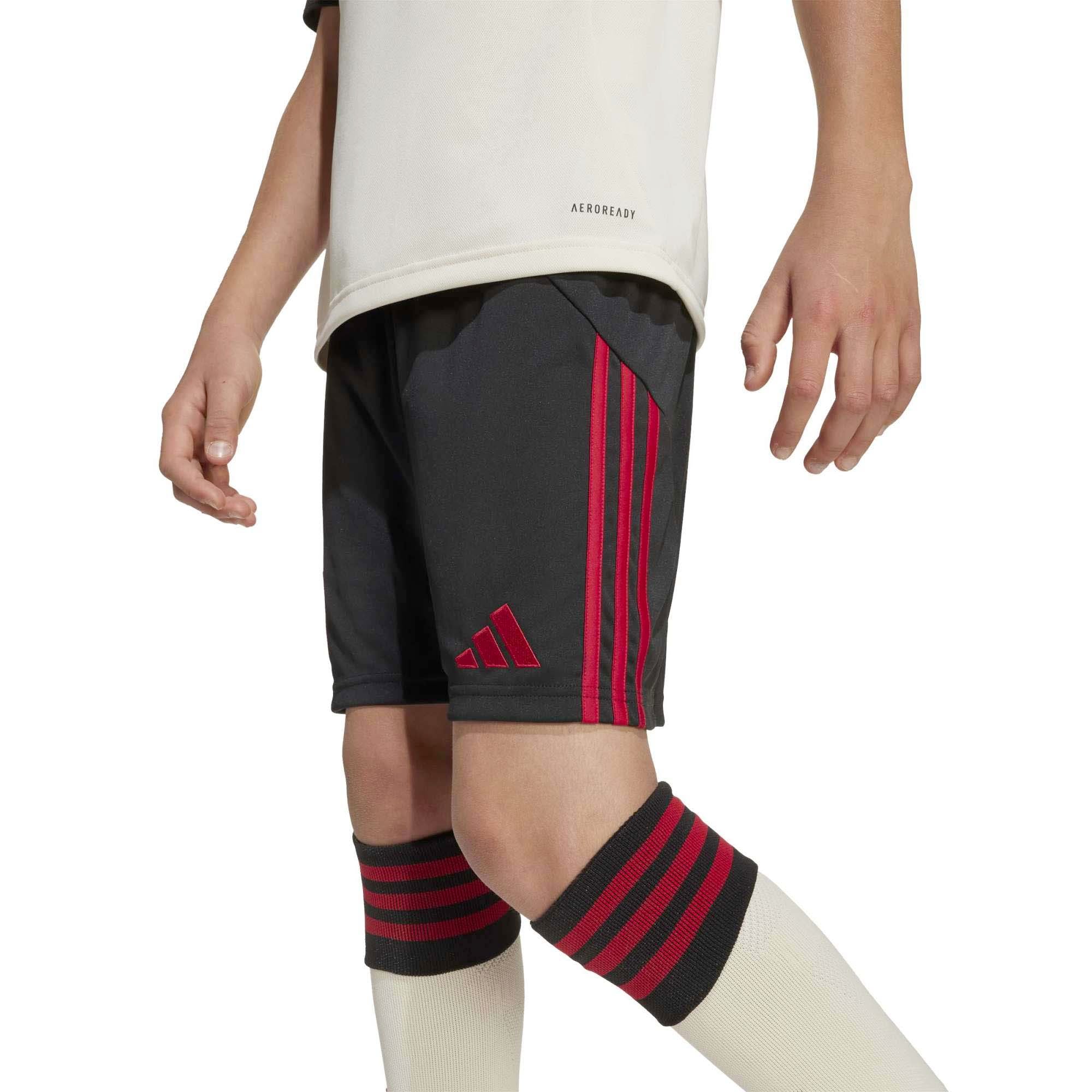 LFC_A_SHO_Y_JV6461_BLACK_Image_4