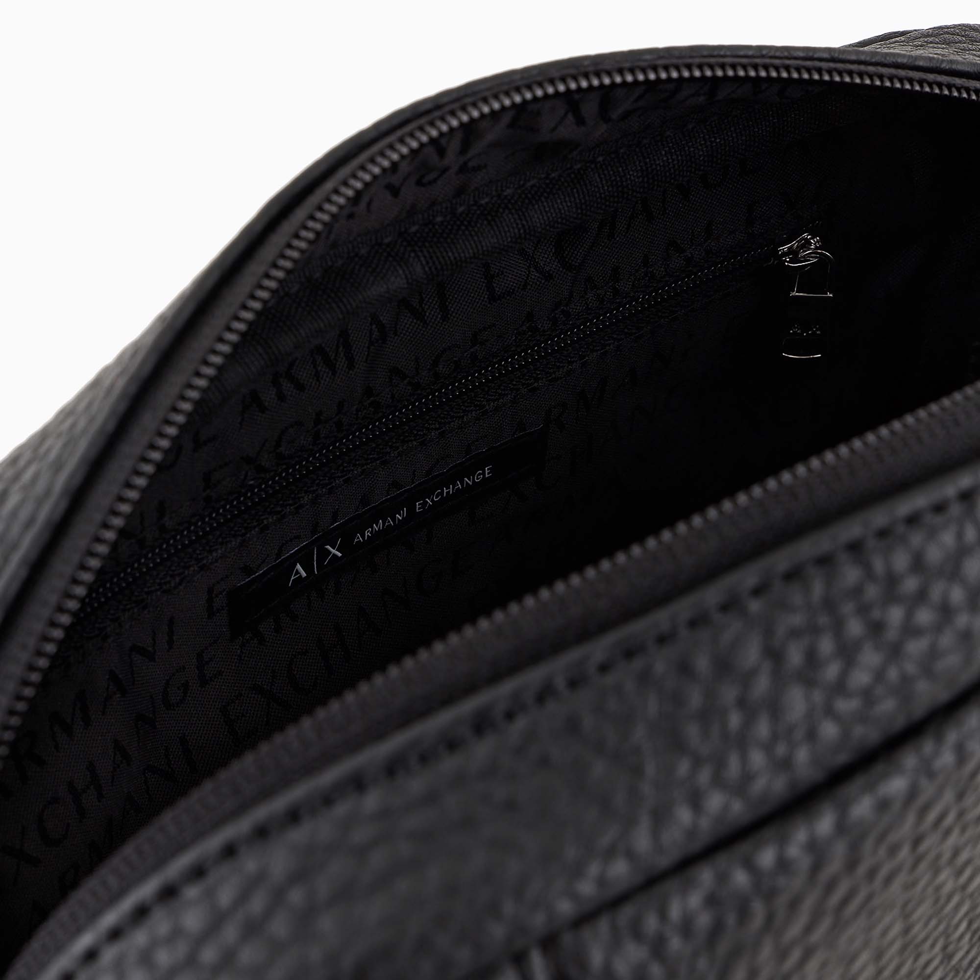 MESSENGER_BAG_952663CC828_00020_Image_4