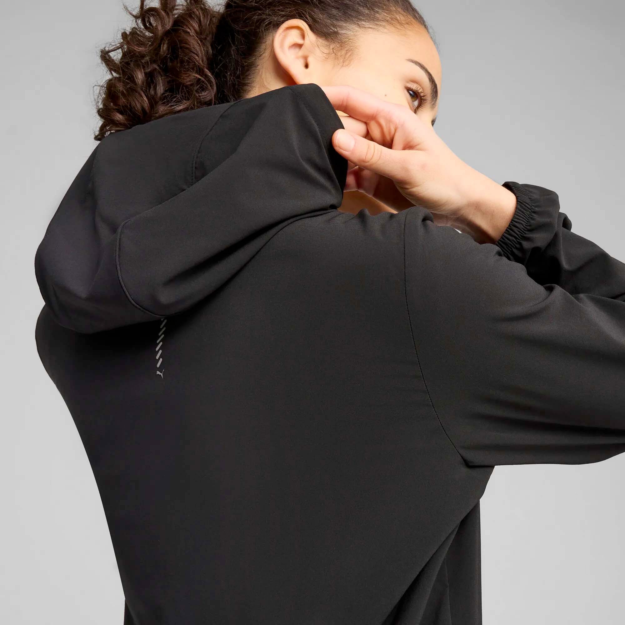 RUN_VELOCITY_WOVEN_JACKET_W_526584_01_Image_4