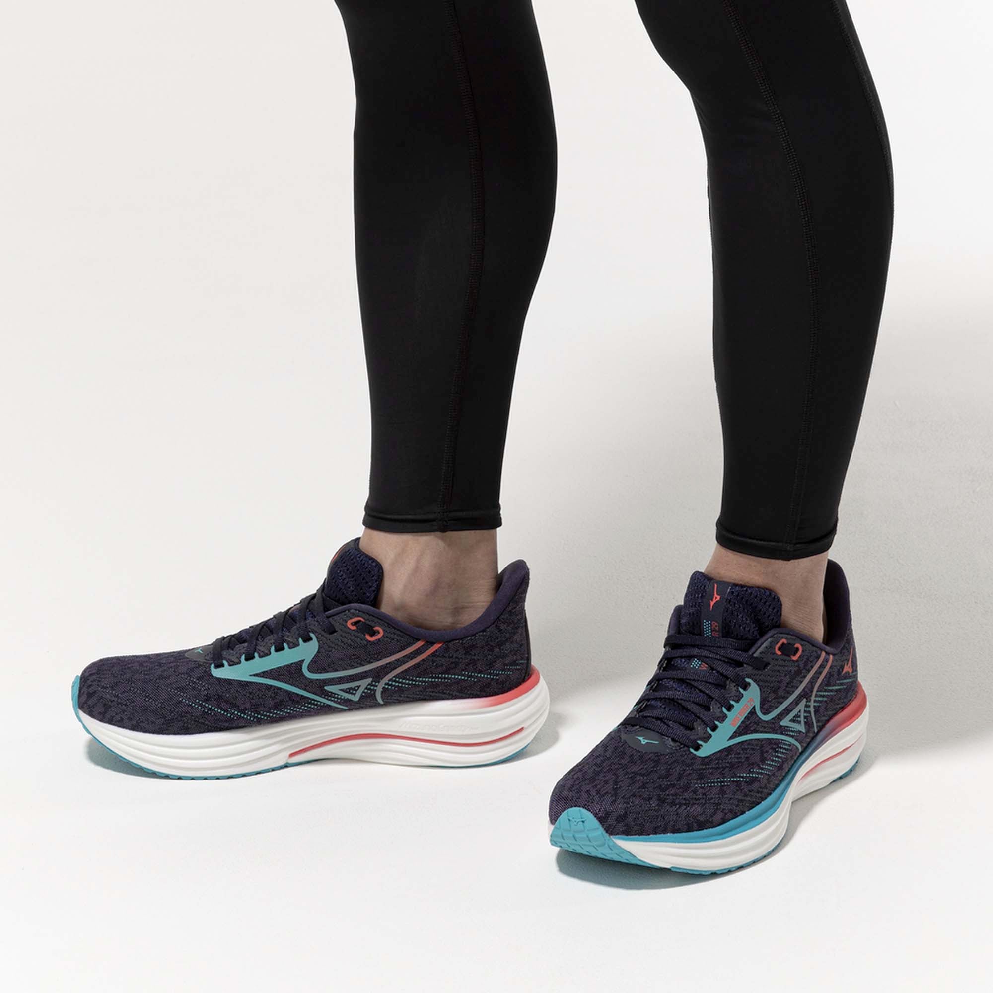SHOE_WAVE_RIDER_29_J1GC2503_01_Image_7