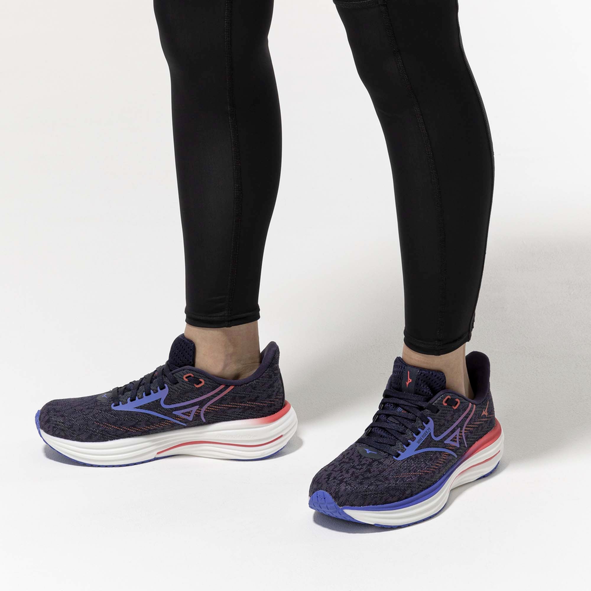 SHOE_WAVE_RIDER_29_WOS_J1GD2503_21_Image_7