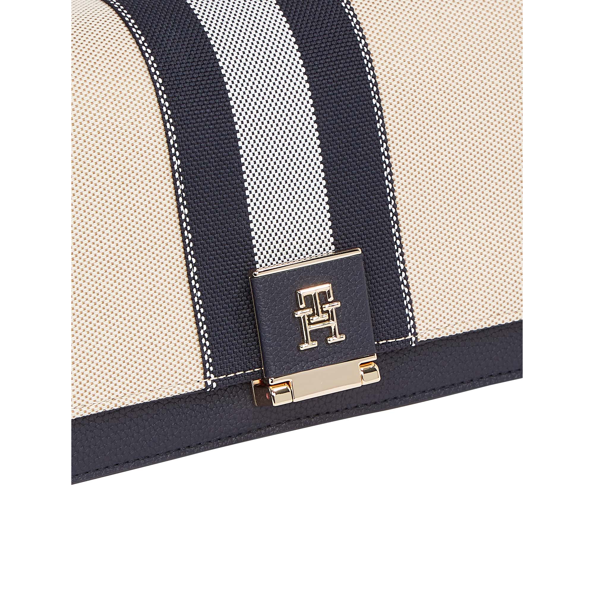 TH_HER_MED_CROSSOVER_CANVAS_STR_AW0AW17404_DW6_Image_4