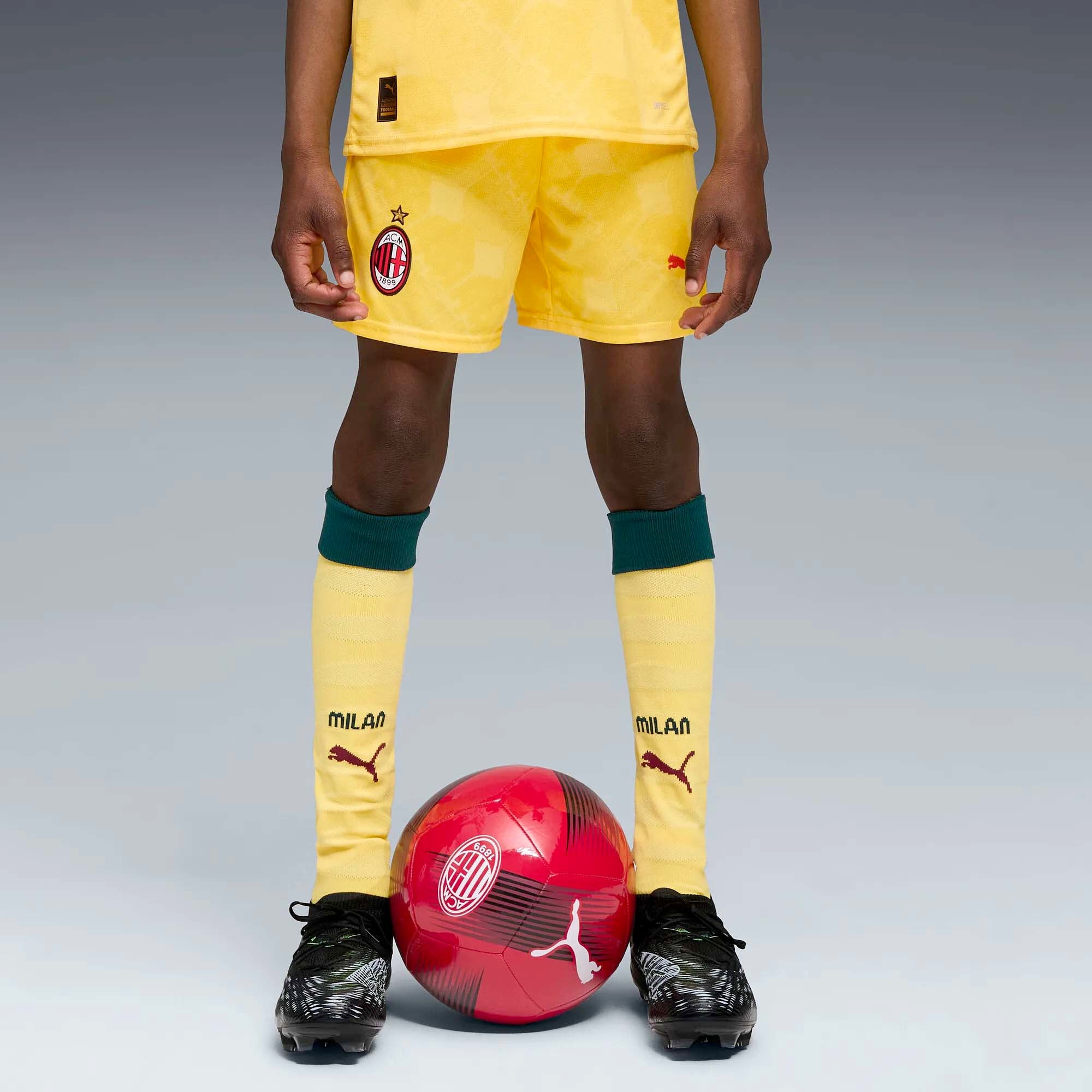 ACM_SHORTS_REPLICA_JR_779988_03_Image_2