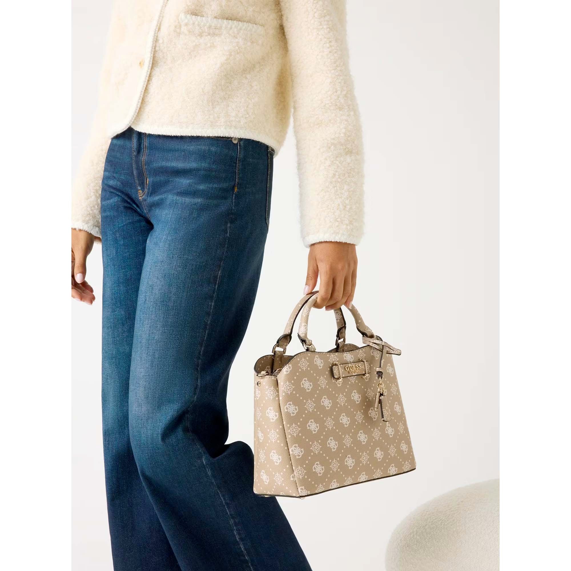 SILIA_GIRLFRIEND_SATCHEL_HWGP9890060_BSG_Image_5